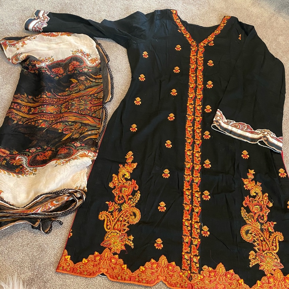 Pakistani designer dress/Salwar Kameez saphire